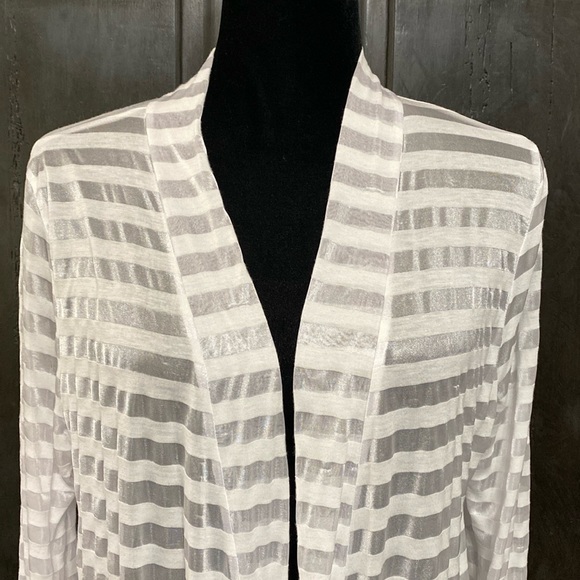 Ava James white stripe sheer jacket. Size Medium - Picture 4 of 10